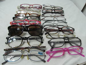 lot 60 image: Readers 2.50 Magnification