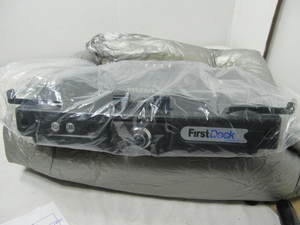 lot 99 image: Computer Dock