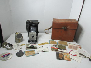 lot 27 image: Vintage Polaroid Land Camera and Hard Case