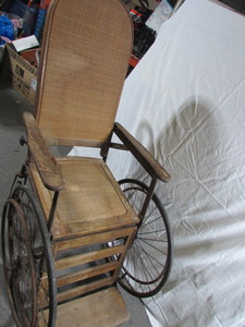 lot 28 image: AntiqueVintage Wheel Chair