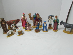 lot 35 image: Nativity Set