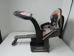 lot 40 image: Kangaroo Front-Mount Child Bike Seat