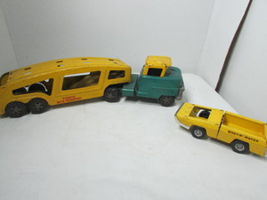 lot 177 image: Vintage Structo Toys