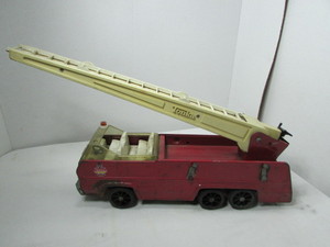 lot 183 image: Vintage Fire Truck Tonka Toy