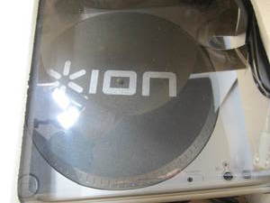 lot 132 image: Vinyl Archiver Turntable