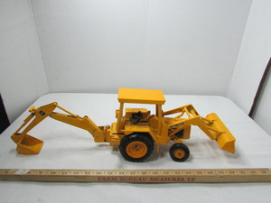 lot 225 image: Vintage Ertl John Deere Toy