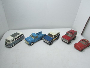 lot 232 image: Vintage Toys