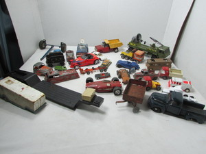 lot 244 image: Vintage Toys