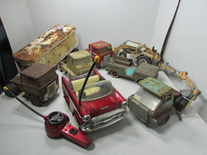 lot 245 image: Vintage Toys