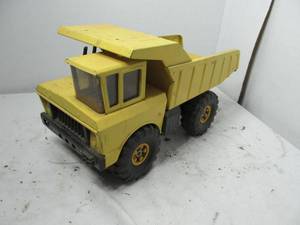 lot 209 image: Tonka Dump Truck