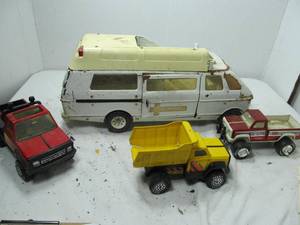 lot 222 image: Tonka Vehicles