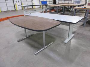 lot 618 image: MISC. TABLES