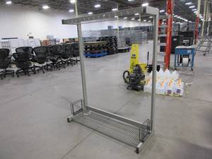 lot 666 image: METAL COAT RACK