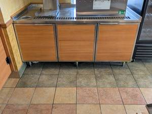 lot 35 image: COMMERCIAL BEVERAGE STAND