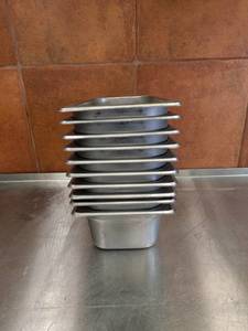 lot 60 image: (10) COMMERCIAL STAINLESS STEEL PANS (16)