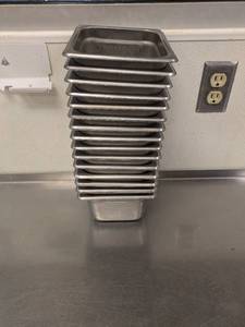 lot 63 image: (15) COMMERCIAL STAINLESS STEEL CAMBRO PAN 13