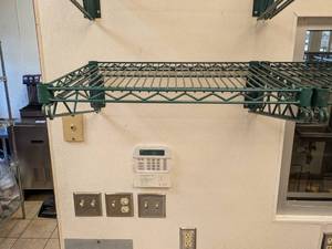 lot 89 image: NSF STAINLESS STEEL SHELVING (GREEN)