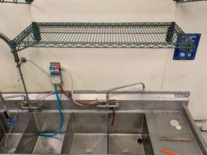 lot 87 image: NSF STAINLESS STEEL SHELVING (GREEN)