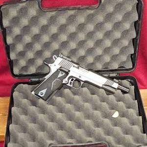 lot 45 image: Kimber 1911 Eclipse Target II, 45 ACP Muzz-Brk, Laser Grips, Stainless