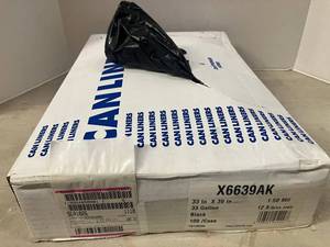 lot 52 image: 33 Gallon Can Liners