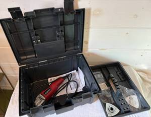 lot 89 image: Tool Shop 2-Amp Oscillating Multi-Tool