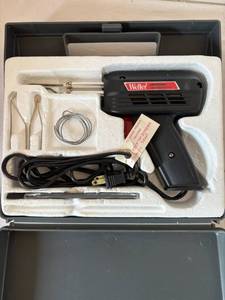 lot 90 image: Weller 8200 Universal Dual Heat Soldering Gun Kit