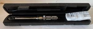 lot 92 image: Precison Instruments Micrometer Style Torque Wrench in case