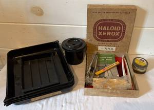 lot 123 image: Vintage Photography Darkroom Items