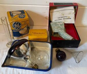 lot 125 image: Miscellaneous lot of Vintage Photography Items