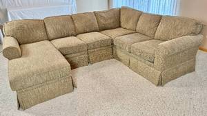 lot 25 image: 5 Piece Sectional Couch
