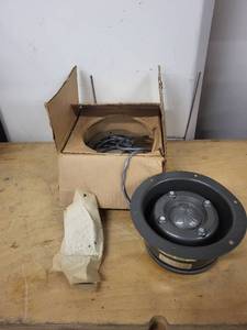 lot 21 image: University Sound MM-2F Submergence-Proof Speaker with Box