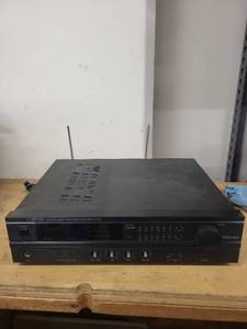 lot 58 image: Carver C-15v Dolby Pro Logic AudioVideo Preamplifier
