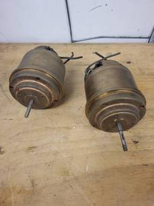 lot 73 image: Pair of Vintage Sperry Gyroscope Voltage Receiver Motors