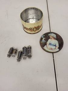 lot 9P image: Collection of 5 Vintage Wards Airline Vacuum Tubes with Decorative Tin