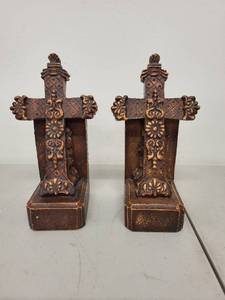 lot 21P image: Pair of Decorative Cross Bookends with Ornate Design
