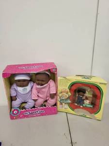 lot 52P image: My Sweet Love Twin Dolls and Cabbage Patch Kids Pin-Ups Doll Set