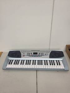lot 87P image: AUSTSTAR FK-5400 Electronic Keyboard with 100 Styles and 100 Voices