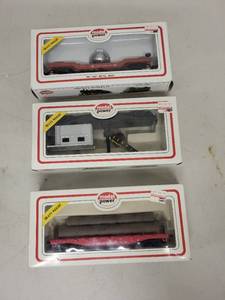 lot 105P image: Set of 3 Model Power HO Scale Die Cast Train Cars in Original Boxes