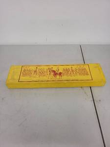 lot 108P image: Set of 8 Britains Lead Hand-Painted Toy Soldiers with Original Box