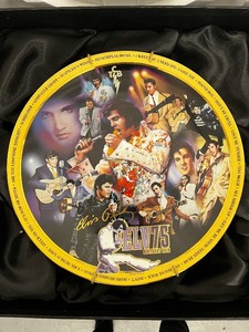 lot 10CL image: Elvis Presley ELV75 Birthday 2010 Collector Plate with Display Box