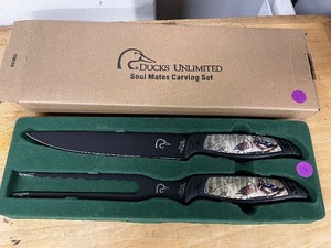 lot 62LN image: Ducks Unlimited Soul Mates Carving Set with Decorative Handles
