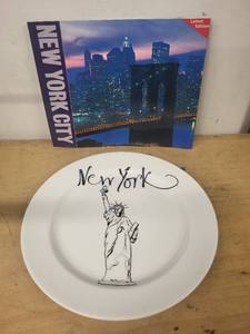 lot 5AW image: Wedgwood Grand Gourmet New York Plate and New York City Photography Book