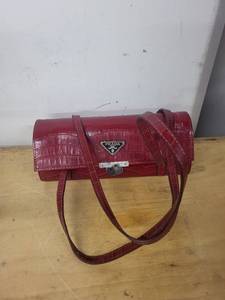 lot 8AW image: Prada Milano Red Croc-Embossed Leather Shoulder Bag - Not authenticated