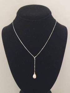 lot 8Q image: Elegant Sterling Silver Y Drop Pearl Pendant Necklace