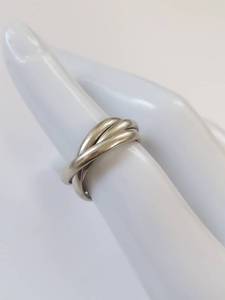 lot 24Q image: Sterling Silver Trinity Band Ring