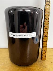 Apple Mac Pro Desktop Computer A1481 (2013)