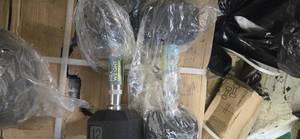 lot 8 image: Lot of a pair of 12 LB Rubber Hex  Dumbbells ( NEW)