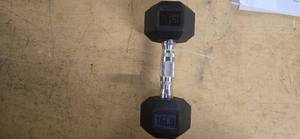 lot 21 image: A single 15LB Rubber Hex Dumbbells ( NEW)