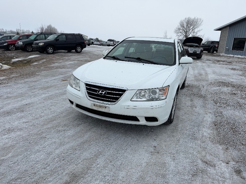 lot 10 image: 2009 Hyundai Sonata