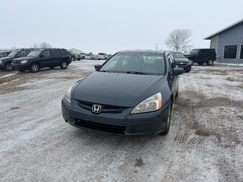 lot 17 image: 2005 Honda Accord